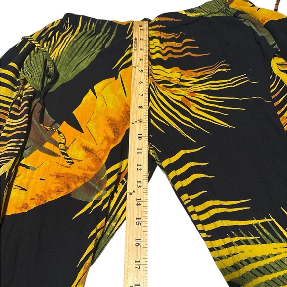 Tropical Leaf Print Wide-Leg Pants - Picture 6 of 13